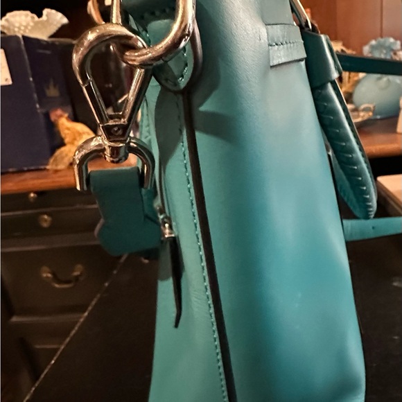 Michael Kors Blakely Medium Turquoise Leather Bucket Bag/Crossbody - Picture 5 of 8
